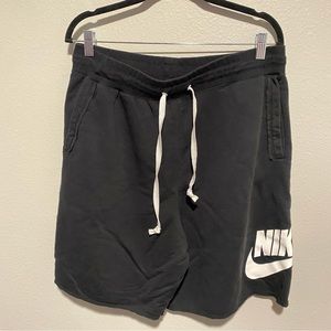 Men’s Nike shorts XL